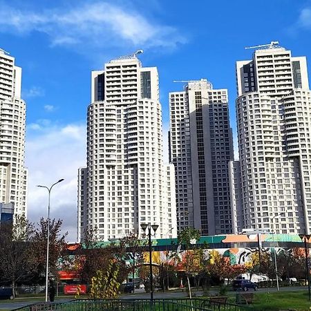 18Th & 16H Floor Secure Luxury Condos With Pool & Fitness Included In Price Skopje Exterior foto