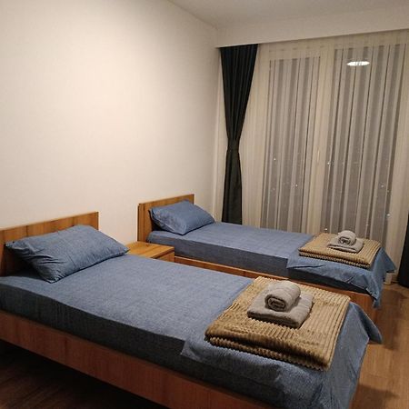 18Th & 16H Floor Secure Luxury Condos With Pool & Fitness Included In Price Skopje Exterior foto