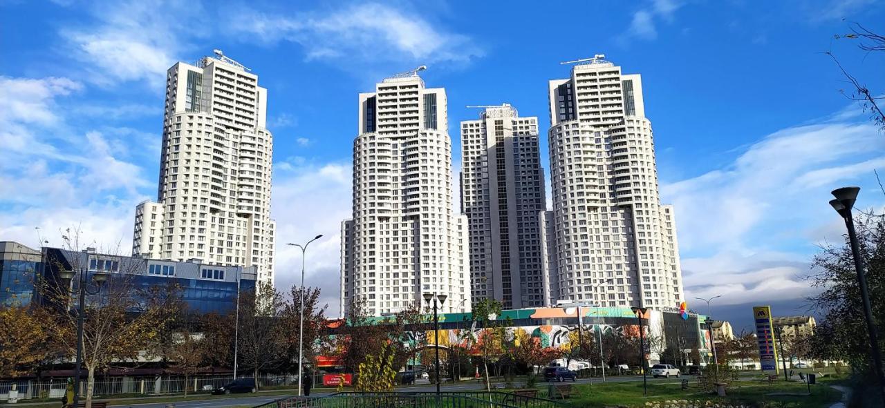 18Th & 16H Floor Secure Luxury Condos With Pool & Fitness Included In Price Skopje Exterior foto