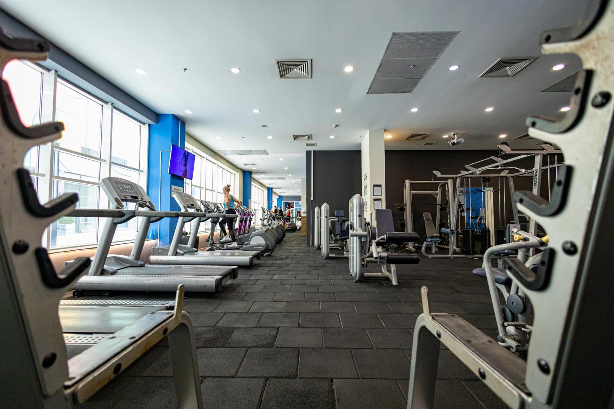 18Th & 16H Floor Secure Luxury Condos With Pool & Fitness Included In Price Skopje Exterior foto