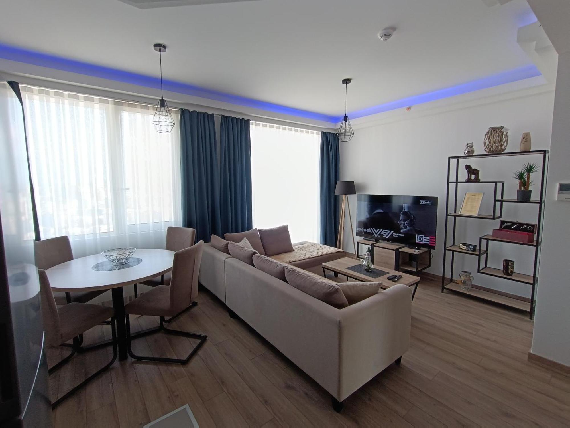 18Th & 16H Floor Secure Luxury Condos With Pool & Fitness Included In Price Skopje Exterior foto