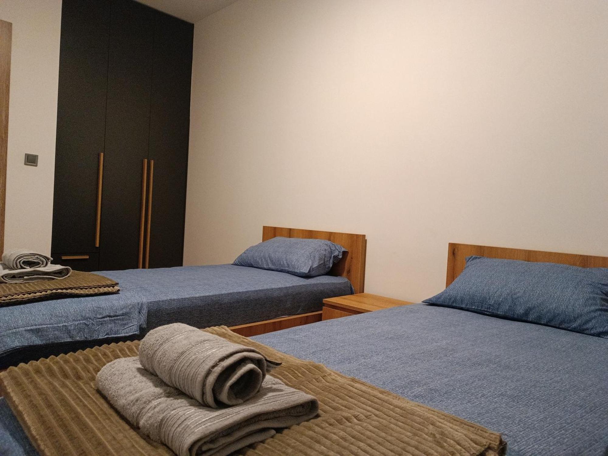 18Th & 16H Floor Secure Luxury Condos With Pool & Fitness Included In Price Skopje Exterior foto