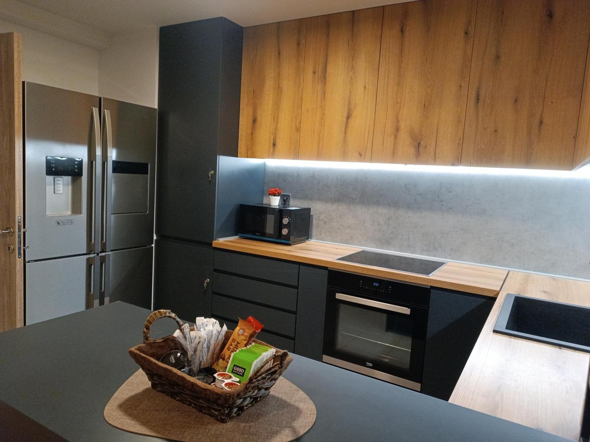 18Th & 16H Floor Secure Luxury Condos With Pool & Fitness Included In Price Skopje Exterior foto