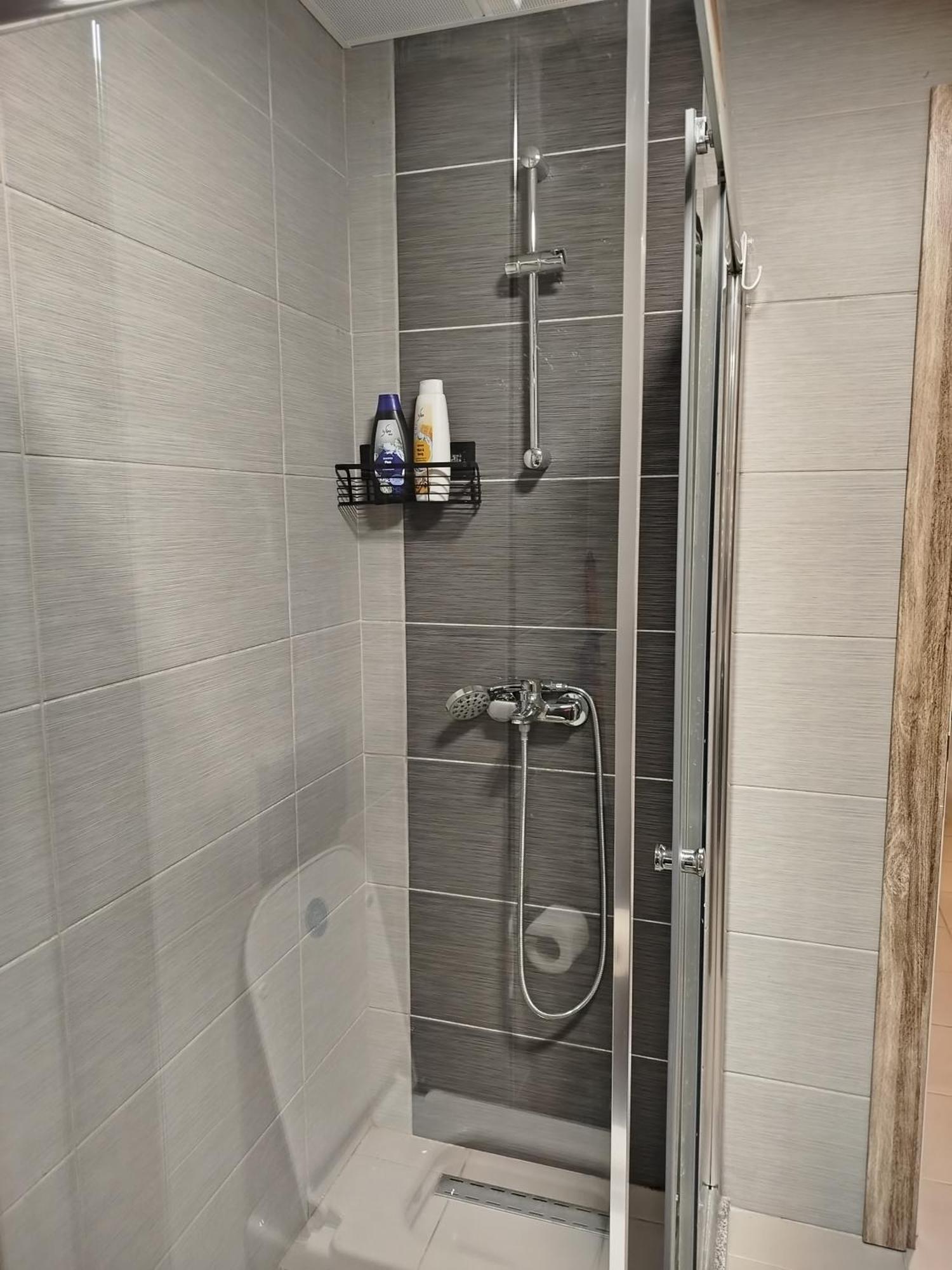 18Th & 16H Floor Secure Luxury Condos With Pool & Fitness Included In Price Skopje Exterior foto