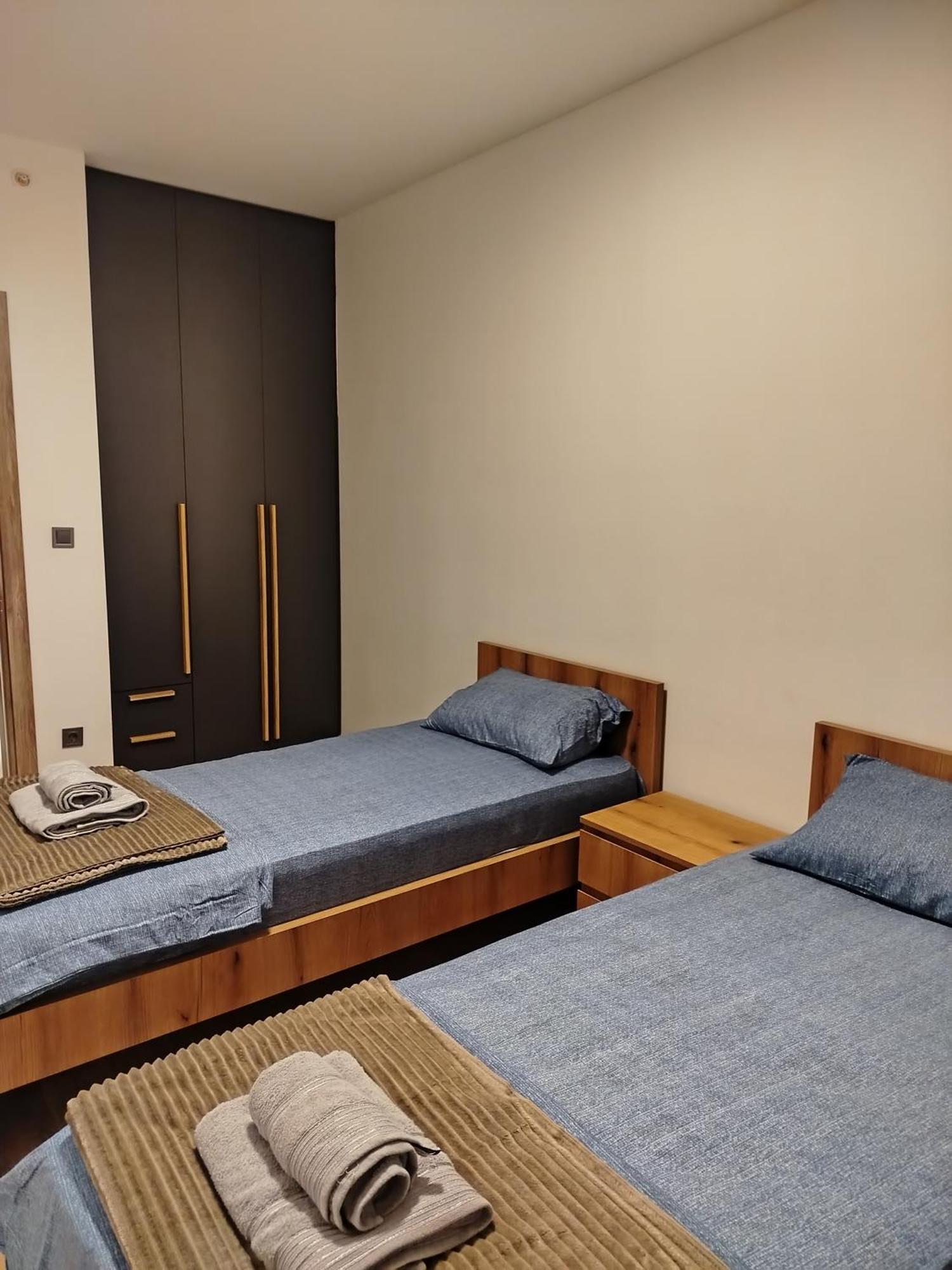 18Th & 16H Floor Secure Luxury Condos With Pool & Fitness Included In Price Skopje Exterior foto