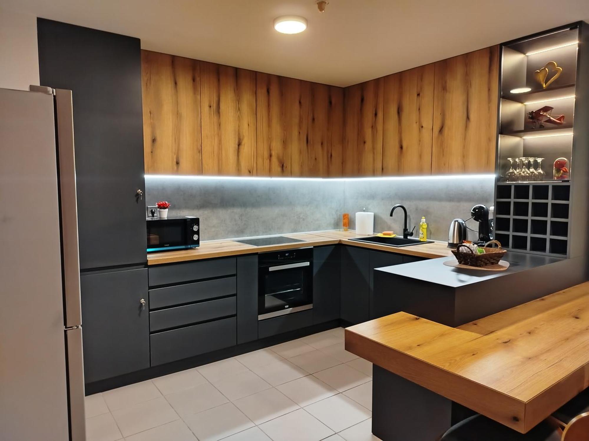 18Th & 16H Floor Secure Luxury Condos With Pool & Fitness Included In Price Skopje Exterior foto