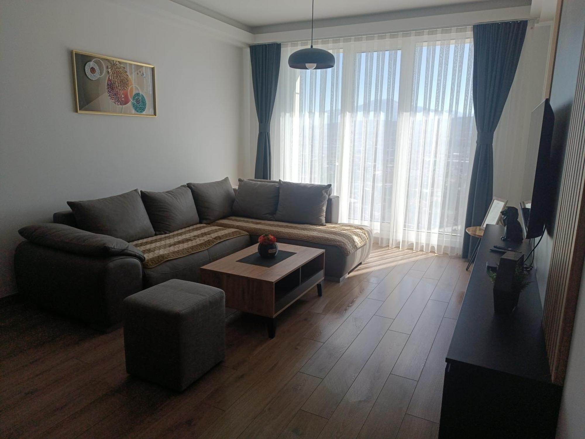 18Th & 16H Floor Secure Luxury Condos With Pool & Fitness Included In Price Skopje Exterior foto